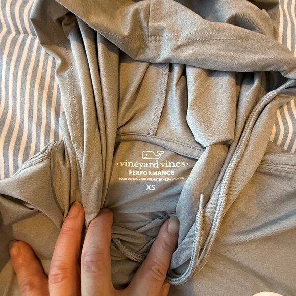 VINEYARD VINES PERFORMANCE THIN PULLOVER, SIZE X-SMALL - Picture 3 of 3